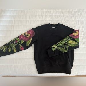 Man’s kenzo sweater, brand new, great condition.